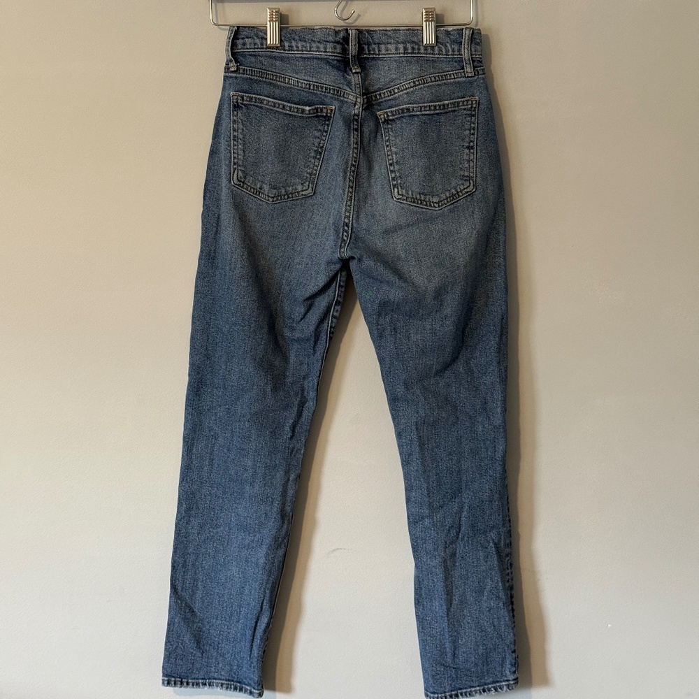 Gap Denim High-Waisted Girlfriend Straight Leg Ankle Jeans - Picture 4 of 5
